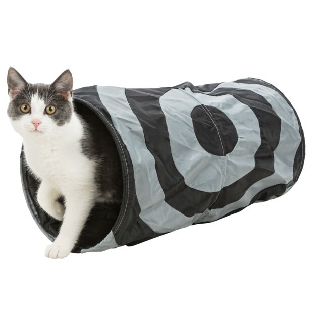 Playing Tunnel, Nylon